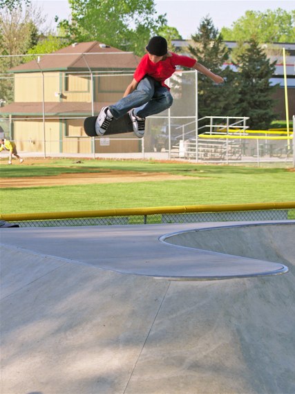 20060505_MoundSkate_070.jpgw427h570