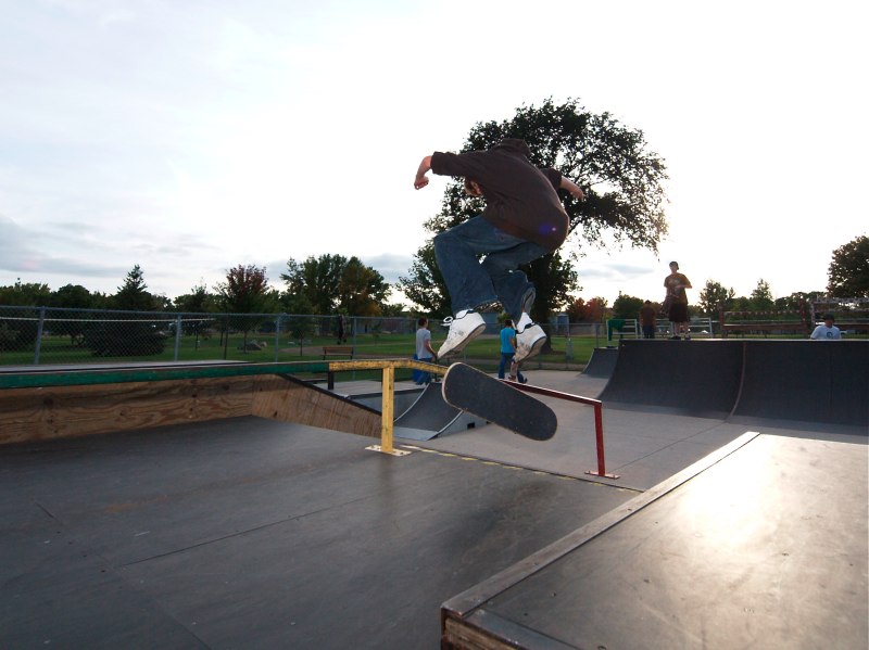 20080927_HutchinsonSkate_054.jpgw800h599